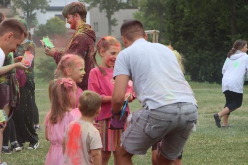 img-7574-copy Letni Festiwal Zabawy i Holi – Święto Kolorów na Tarnowskich Błoniach