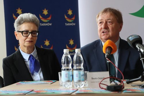 7-copy Tarnów: ruszyła kampania „Czerwony Kapturek w Krainie OZE”