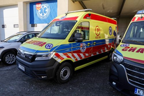 004 Nowe ambulanse wzmocnią system ratownictwa w powiecie tarnowskim
