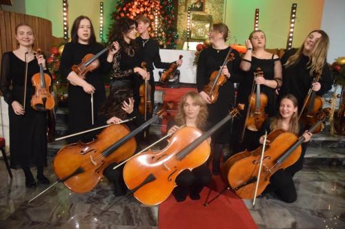 6-copy Kolędy w blasku świątecznego czasu