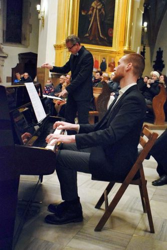 dsc-0288-edytowano-copy Kolędowanie na Tarnowskiej Starówce w wyjątkowej oprawie katedralnej