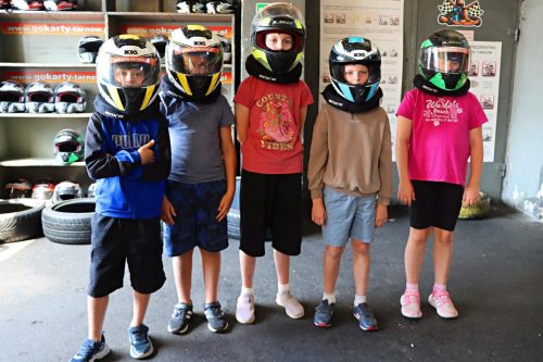 6-copy Wakacyjne emocje na torze SpeedRace – nauka, bezpieczeństwo i świetna zabawa