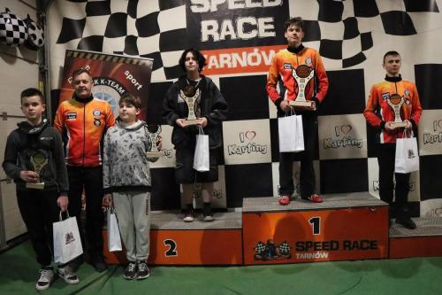 32 Juliusz Bąk, Kacper Kajmowicz i Konrad Malawski Mistrzami Ligi Kartingowej w Tarnowie