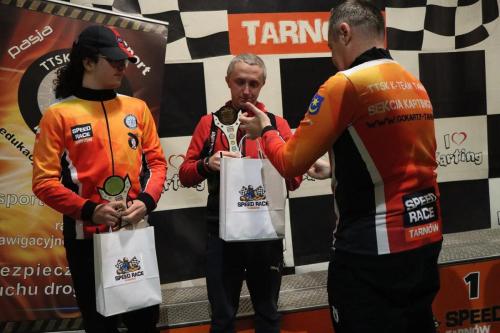 39 Juliusz Bąk, Kacper Kajmowicz i Konrad Malawski Mistrzami Ligi Kartingowej w Tarnowie