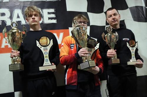 41 Juliusz Bąk, Kacper Kajmowicz i Konrad Malawski Mistrzami Ligi Kartingowej w Tarnowie