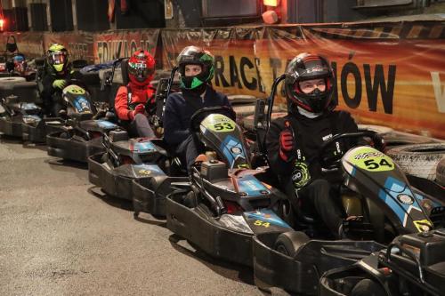 45 Juliusz Bąk, Kacper Kajmowicz i Konrad Malawski Mistrzami Ligi Kartingowej w Tarnowie