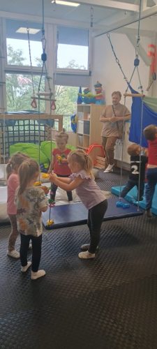 WhatsApp-Image-2026-09-17-at-14.27.30-2 Klub Zdrowej Mamy i Dziecka – twórcze pożegnanie lata i spotkania ze specjalistami