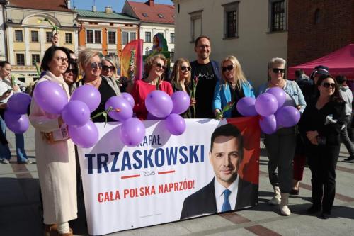 img-8498-copy 8 Marca - Wspólne Zdjęcie Kobiet Wspierających Rafała Trzaskowskiego
