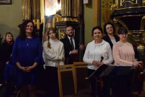 Chor-12 Kolędowanie na Starówce u Bernardynów