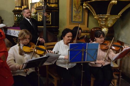 Chor-14 Kolędowanie na Starówce u Bernardynów