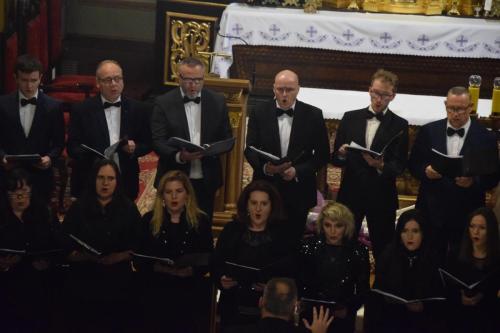 Chor-16 Kolędowanie na Starówce u Bernardynów