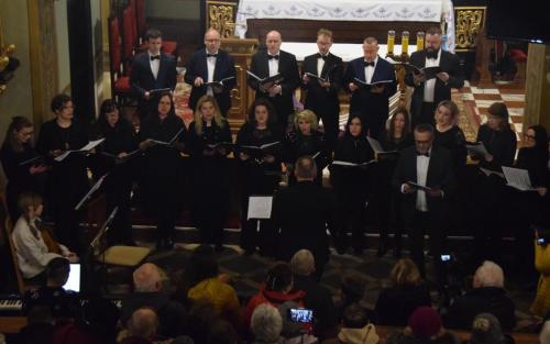 Chor-18 Kolędowanie na Starówce u Bernardynów