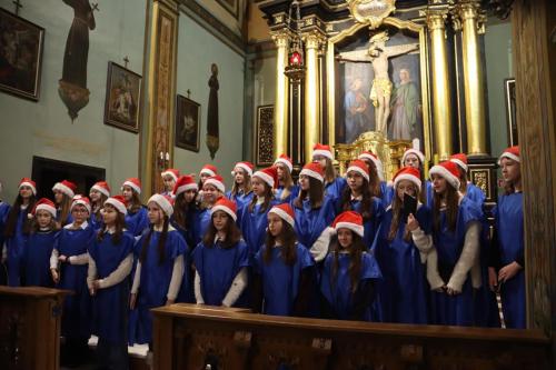 Chor-6 Kolędowanie na Starówce u Bernardynów