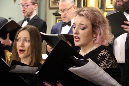 Chor-9 Kolędowanie na Starówce u Bernardynów