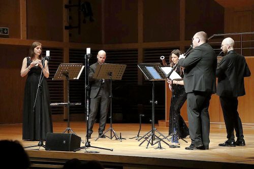 1 „Dziesięć lat pasji, precyzji i charakteru”