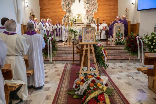 856127308_958250606893690_9113693897256727894_n Ostatnia droga ks. Stanisława Opockiego - „Pożegnanie człowieka dialogu i pojednania”