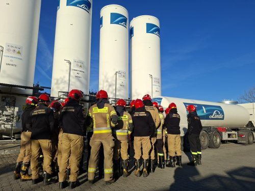 578258277_822891587334974_2566926222558971416_n Strażacy szkolili się z awaryjnego rozładunku cystern