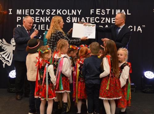 dsc-6427-copy I Międzyszkolny Festiwal Piosenki Świątecznej „Podzielmy się radością” w Szkole Podstawowej im. T. Kościuszki w Łętowicach