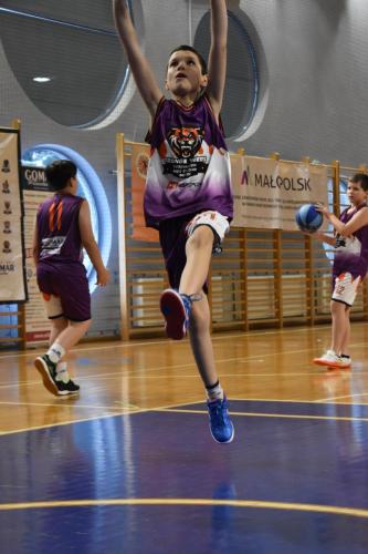 419879381_857078222886156_3530360654605852372_n Koszykarska Liga Szkolna gra również w Tarnowie