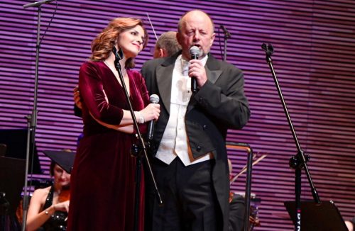 1-frame-at-0m2s_edytowanof Koncert Świąteczno-Noworoczny w Lusławicach – muzyka, taniec i elegancja w wyjątkowej odsłonie - część trzecia