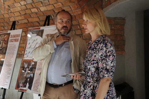 4-copy Wystawa "Satyra w Tarnowie"