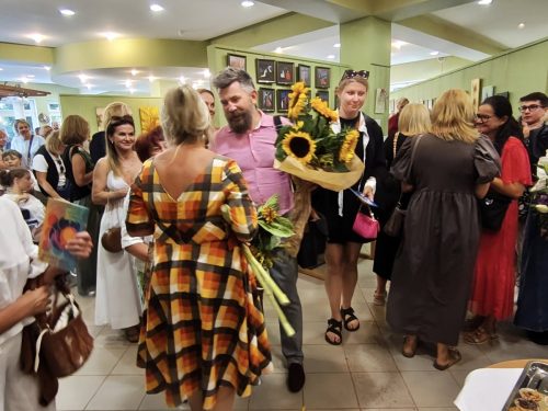 540672579_24276158012006324_8591548754052430928_n „Inspiracje” – twórczy świat Magdaleny Latawskiej-Honkisz w Galerii HORTAR