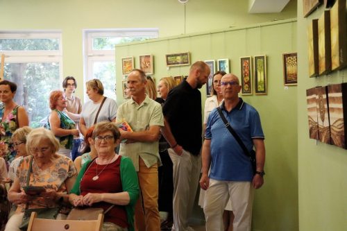 IMG_4637_edytowano „Inspiracje” – twórczy świat Magdaleny Latawskiej-Honkisz w Galerii HORTAR