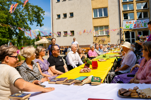7 Tam, gdzie troska ma ludzką twarz — Majówka w DPS św. Alberta…