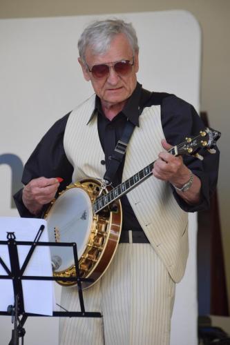 438099728_838275078331523_3946246002580200817_n Majówka z Leliwa Jazz Band