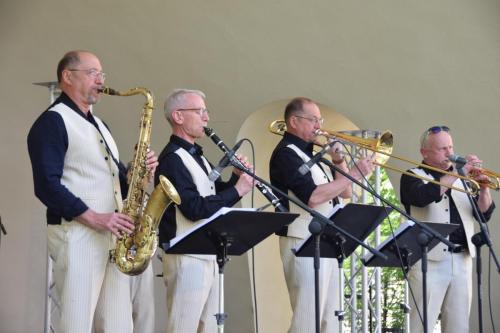 439250931_838275588331472_8933914671179132945_n Majówka z Leliwa Jazz Band