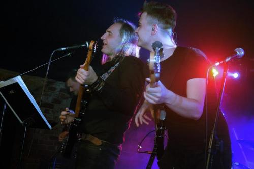 2 Muzyczne zakończenie roku 2024 w Maranto Vibe – Tomasz Wiśniewski i Przyjaciele