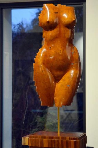 20 "Niezwykła wystawa rzeźb Marka Pelczara – hołd dla kobiecości" w Galerii Bema20