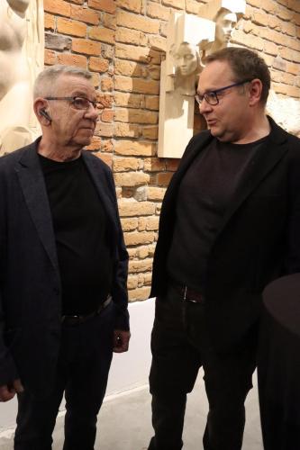 24 "Niezwykła wystawa rzeźb Marka Pelczara – hołd dla kobiecości" w Galerii Bema20