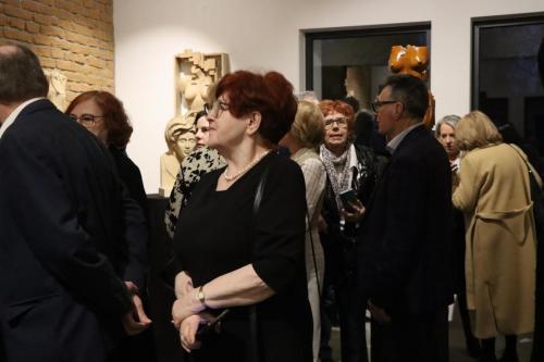 37 "Niezwykła wystawa rzeźb Marka Pelczara – hołd dla kobiecości" w Galerii Bema20