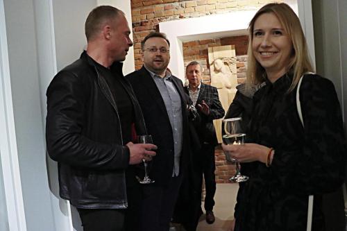 47 "Niezwykła wystawa rzeźb Marka Pelczara – hołd dla kobiecości" w Galerii Bema20