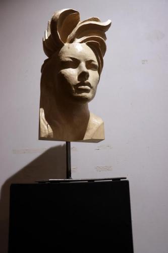 56 "Niezwykła wystawa rzeźb Marka Pelczara – hołd dla kobiecości" w Galerii Bema20