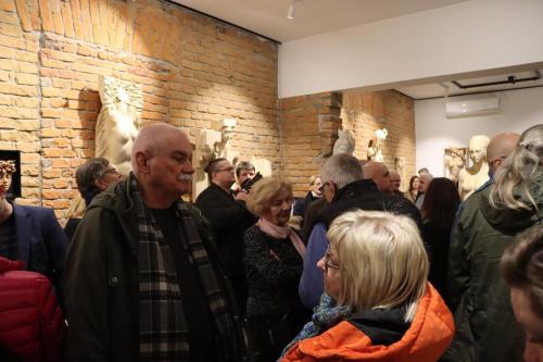 73 "Niezwykła wystawa rzeźb Marka Pelczara – hołd dla kobiecości" w Galerii Bema20