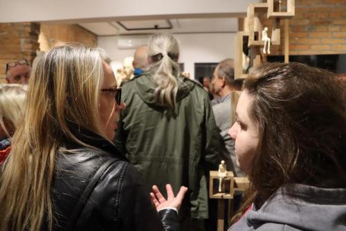 75 "Niezwykła wystawa rzeźb Marka Pelczara – hołd dla kobiecości" w Galerii Bema20