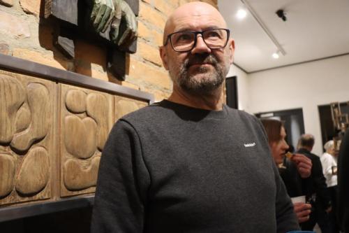 77 "Niezwykła wystawa rzeźb Marka Pelczara – hołd dla kobiecości" w Galerii Bema20