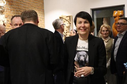 8 "Niezwykła wystawa rzeźb Marka Pelczara – hołd dla kobiecości" w Galerii Bema20