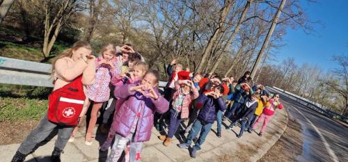 434292815_815926803899684_499117293067151216_n Jak pierwszaki z 1A szukały wiosny i wielkanocnego zajączka