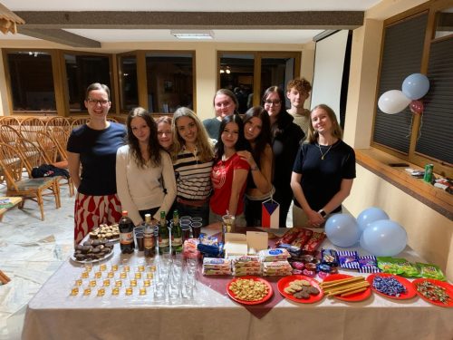 9ELFSqPw Tarnowska młodzież stawia na AI