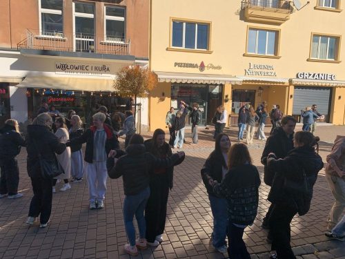 ViD7kZIw Tarnowska młodzież stawia na AI