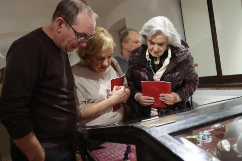 10-copy "Wielkie Historie w Małych Formach: Wystawa Miniatur"