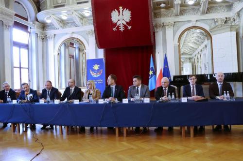 1-copy Konferencja prasowa z udziałem Pauliny Hennig-Kloski, Minister Klimatu i Środowiska RP w Tarnowie