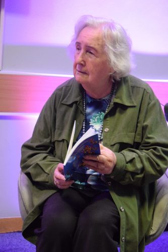 DSC_1785 „Spotkanie autorskie z Danutą Mirosławską – poezja osobista i dojrzała”