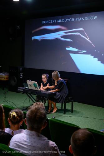 Koncert-72 Koncert Młodych Pianistów