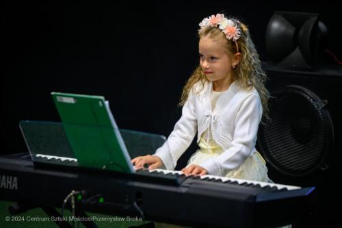 Koncert-74 Koncert Młodych Pianistów