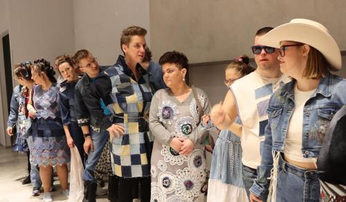 10 Drugie Życie Jeansu – niezwykły pokaz mody pełen serca