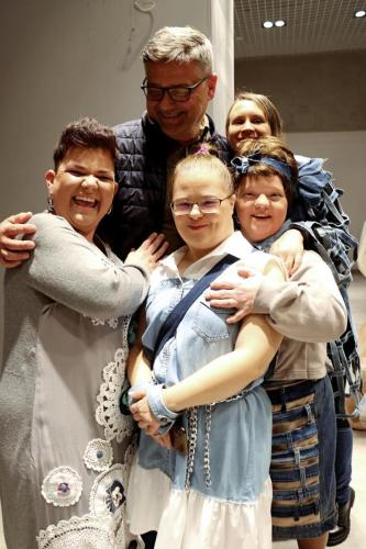 18 Drugie Życie Jeansu – niezwykły pokaz mody pełen serca